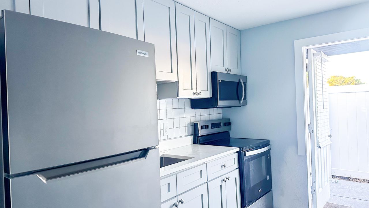 出租: $1,650 (2 贝兹, 1 浴室, 1300 平方英尺)