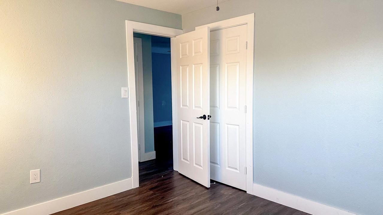 出租: $1,650 (2 贝兹, 1 浴室, 1300 平方英尺)