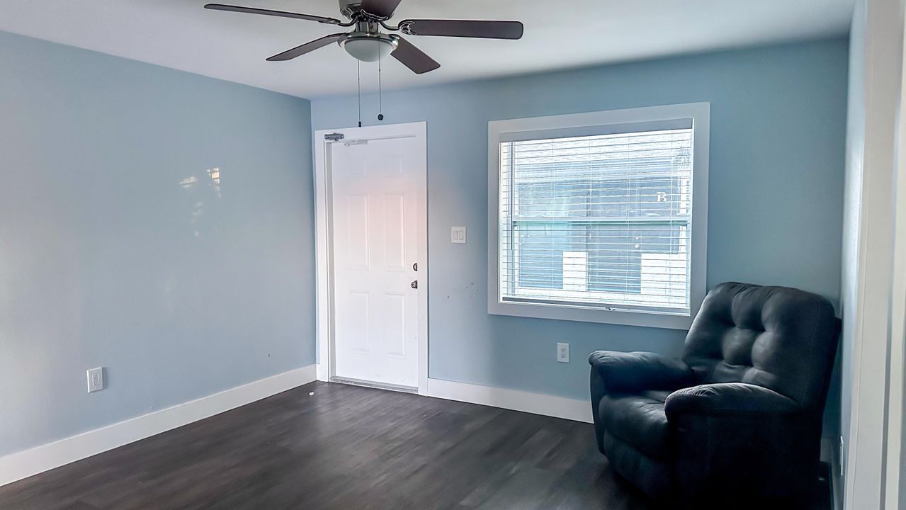 出租: $1,650 (2 贝兹, 1 浴室, 1300 平方英尺)