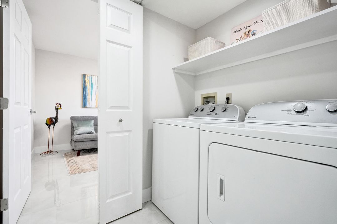 На продажу: $399,000 (2 спален, 2 ванн, 1392 Квадратных фут)