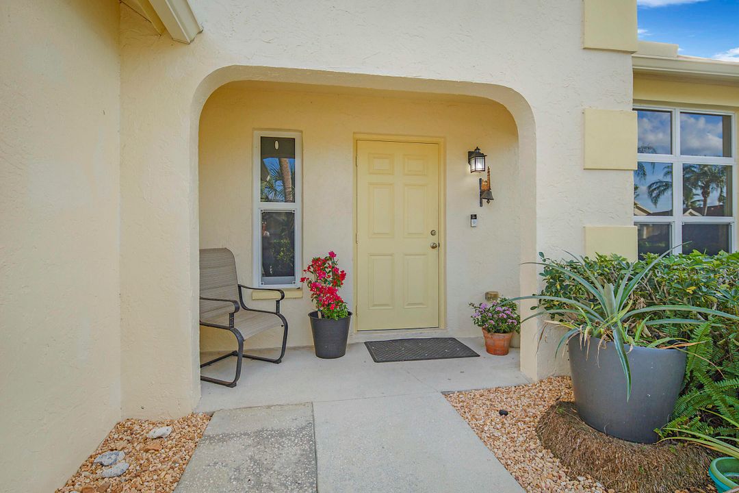 For Sale: $624,900 (3 beds, 2 baths, 2005 Square Feet)