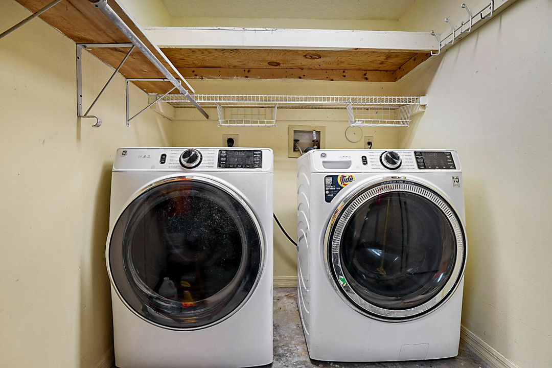 For Sale: $624,900 (3 beds, 2 baths, 2005 Square Feet)