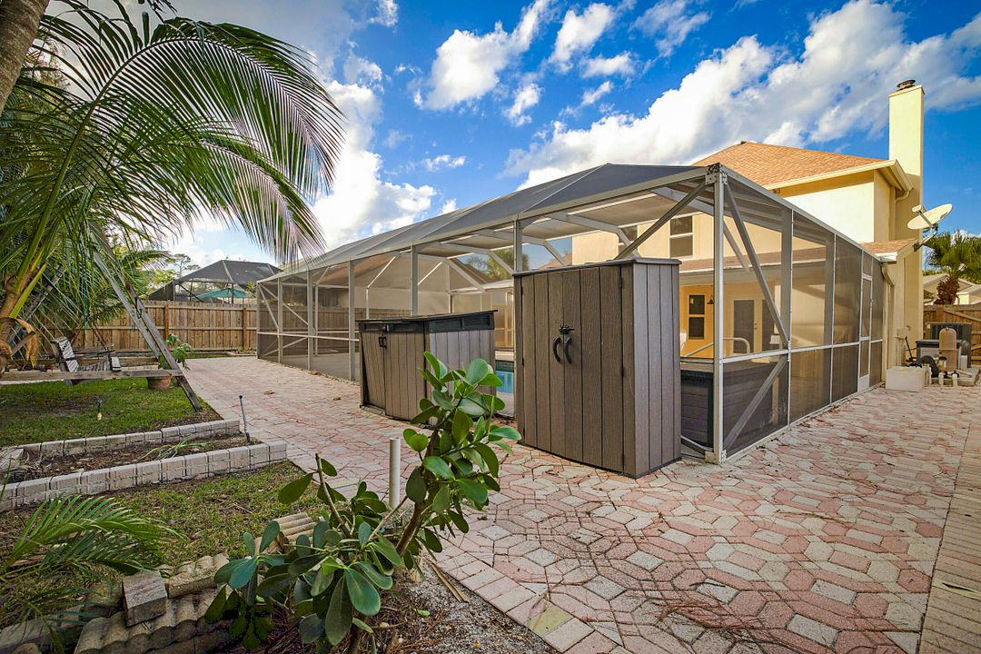 For Sale: $624,900 (3 beds, 2 baths, 2005 Square Feet)