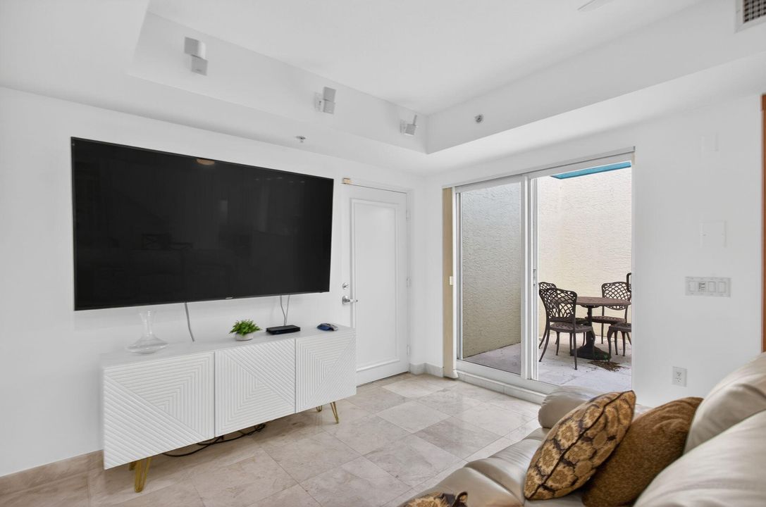 For Sale: $1,049,000 (3 beds, 3 baths, 2327 Square Feet)