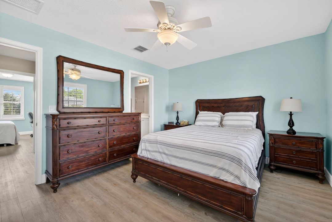 На продажу: $255,000 (2 спален, 2 ванн, 1224 Квадратных фут)