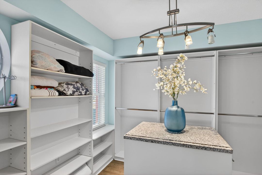 For Sale: $1,049,000 (3 beds, 3 baths, 2327 Square Feet)