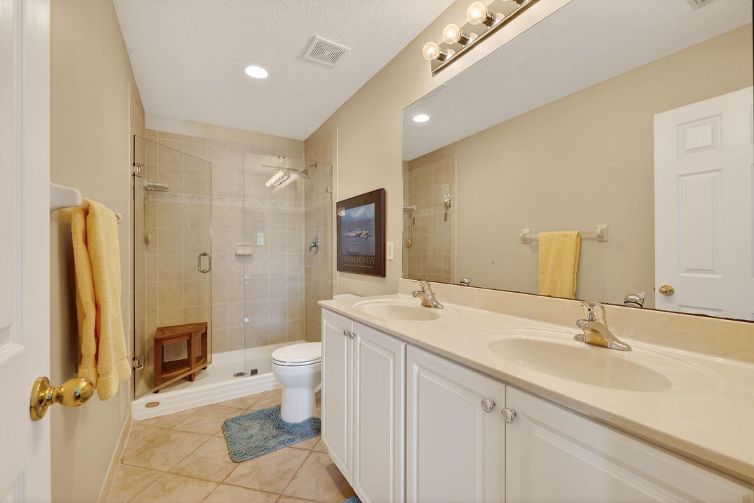 На продажу: $255,000 (2 спален, 2 ванн, 1224 Квадратных фут)