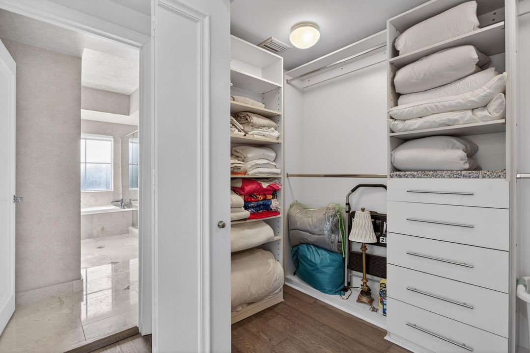 For Sale: $1,049,000 (3 beds, 3 baths, 2327 Square Feet)