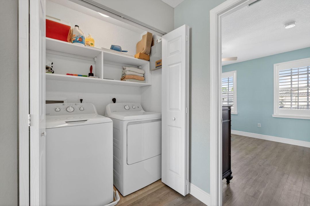 На продажу: $255,000 (2 спален, 2 ванн, 1224 Квадратных фут)