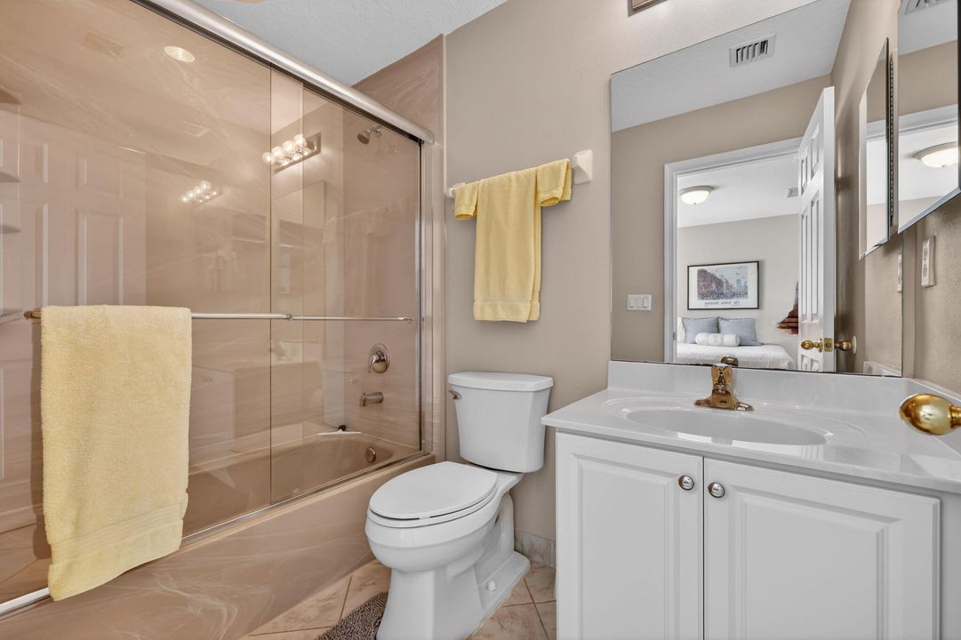 На продажу: $255,000 (2 спален, 2 ванн, 1224 Квадратных фут)