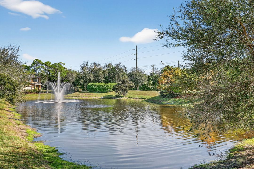 На продажу: $255,000 (2 спален, 2 ванн, 1224 Квадратных фут)