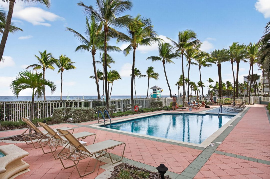 For Sale: $1,049,000 (3 beds, 3 baths, 2327 Square Feet)