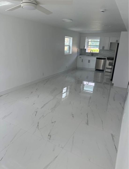 For Rent: $2,300 (2 beds, 2 baths, 1100 Square Feet)