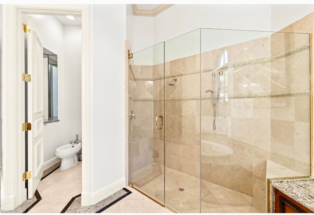 For Sale: $5,950,000 (5 beds, 5 baths, 5006 Square Feet)