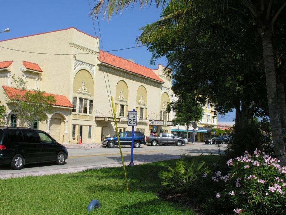 На продажу: $255,000 (2 спален, 2 ванн, 1224 Квадратных фут)