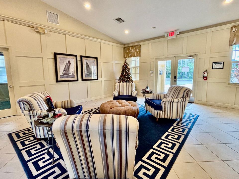 На продажу: $255,000 (2 спален, 2 ванн, 1224 Квадратных фут)