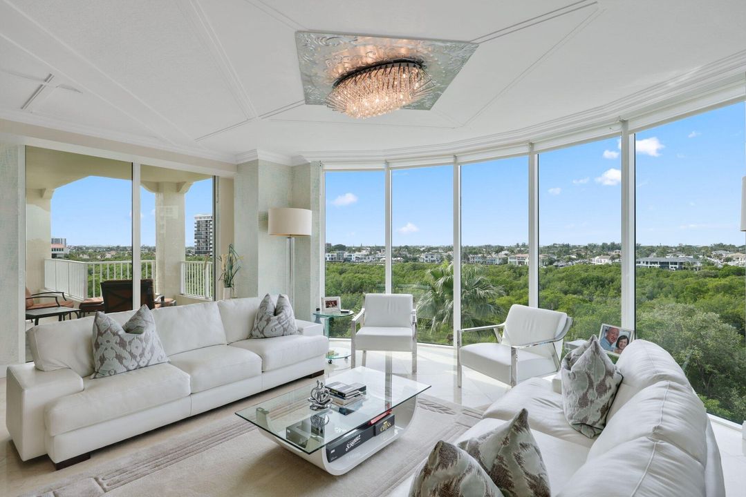 For Sale: $2,295,000 (3 beds, 3 baths, 2788 Square Feet)