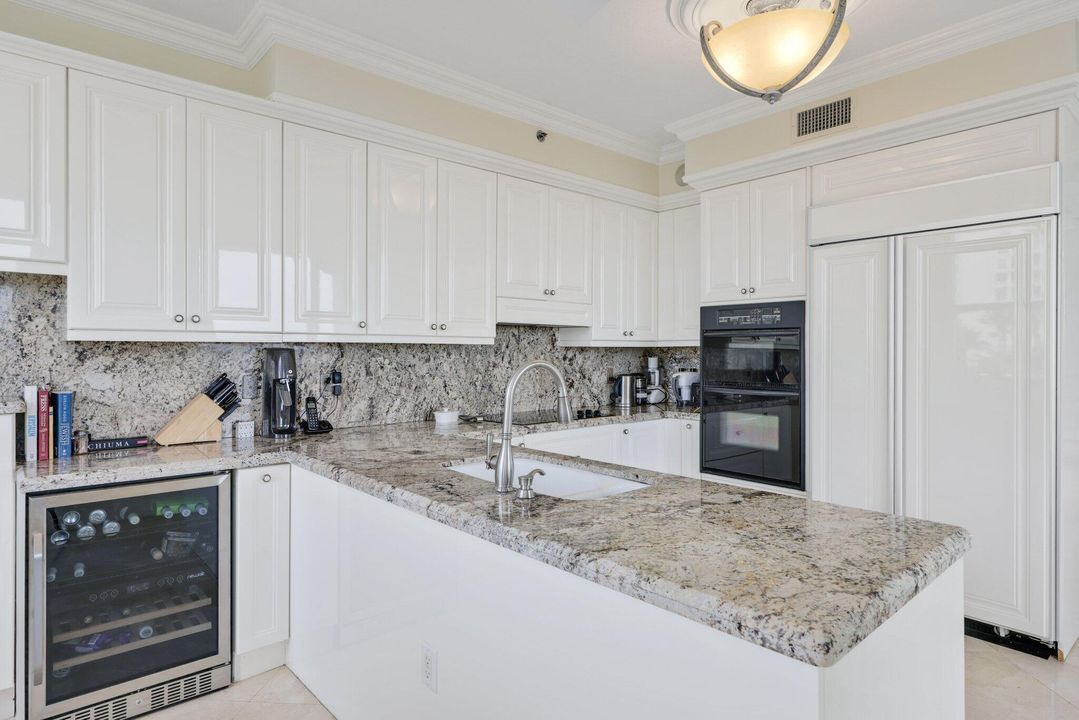 For Sale: $2,295,000 (3 beds, 3 baths, 2788 Square Feet)