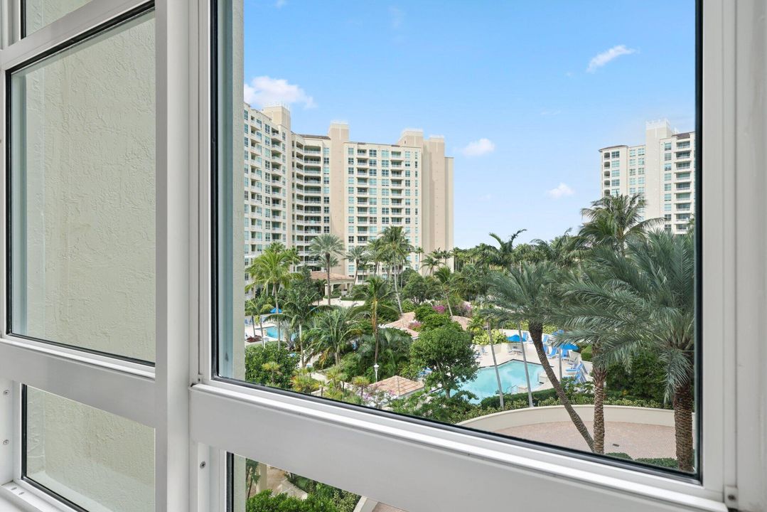 For Sale: $2,295,000 (3 beds, 3 baths, 2788 Square Feet)