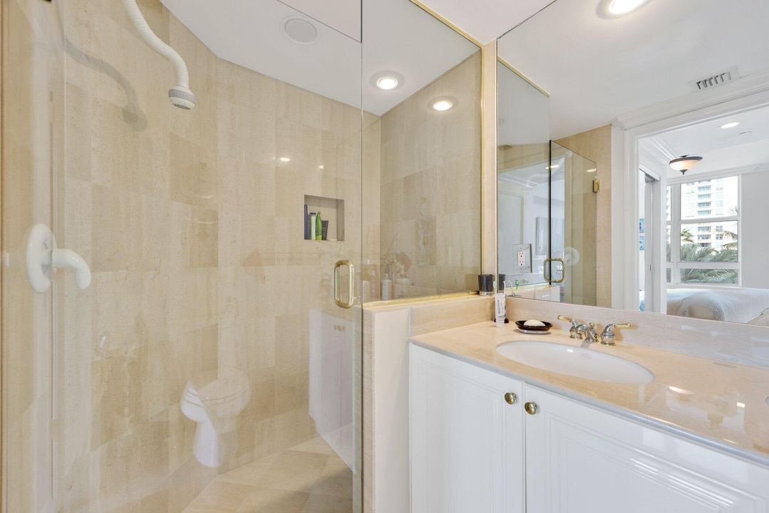 For Sale: $2,295,000 (3 beds, 3 baths, 2788 Square Feet)