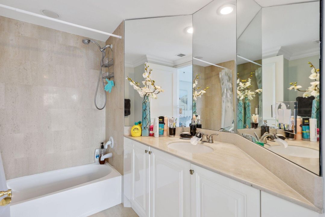 For Sale: $2,295,000 (3 beds, 3 baths, 2788 Square Feet)