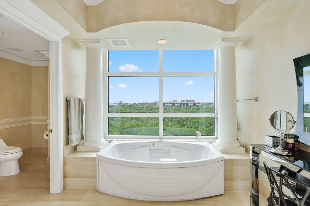 For Sale: $2,295,000 (3 beds, 3 baths, 2788 Square Feet)