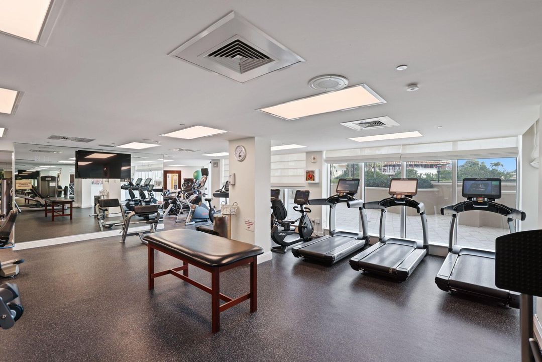 For Sale: $2,295,000 (3 beds, 3 baths, 2788 Square Feet)