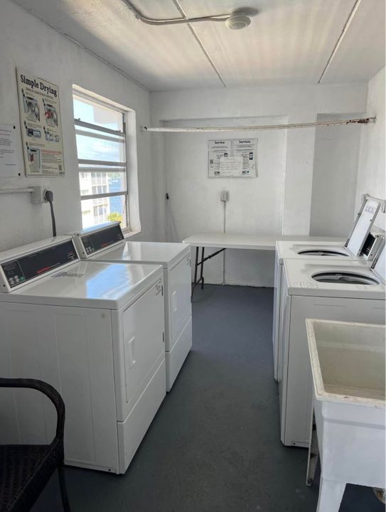 出租: $2,275 (2 贝兹, 1 浴室, 900 平方英尺)