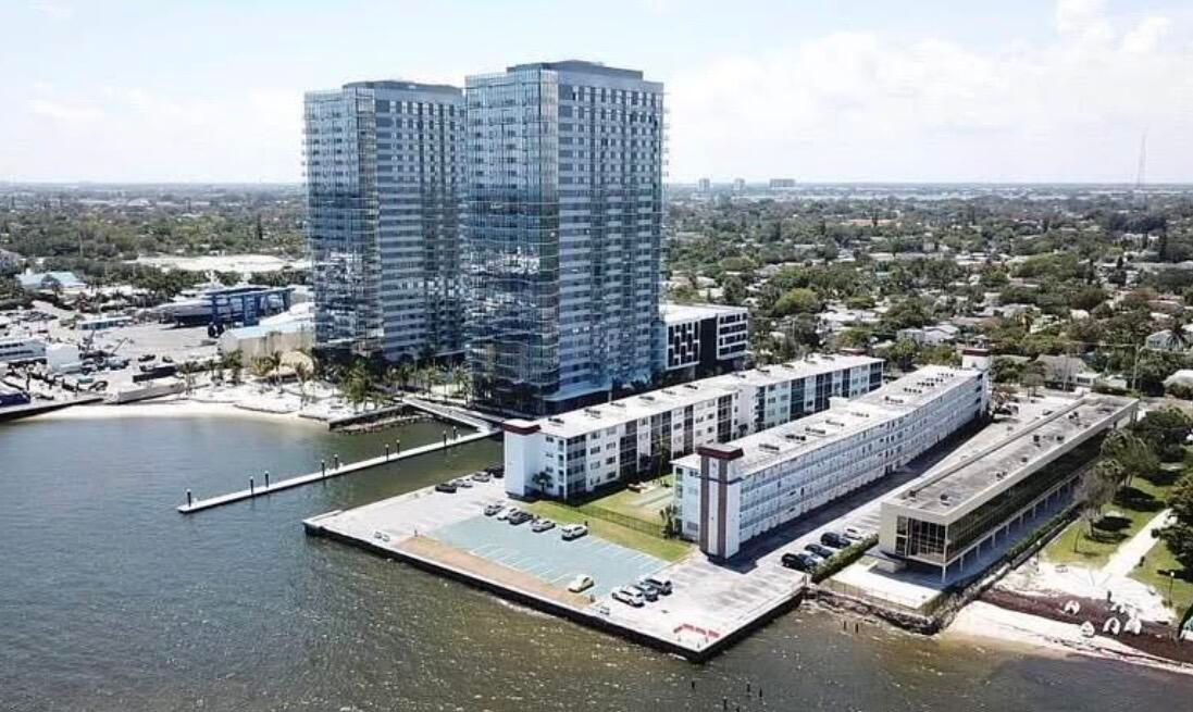 出租: $2,275 (2 贝兹, 1 浴室, 900 平方英尺)