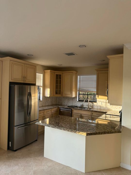 En Renta: $3,300 (3 camas, 2 baños, 1911 Pies cuadrados)