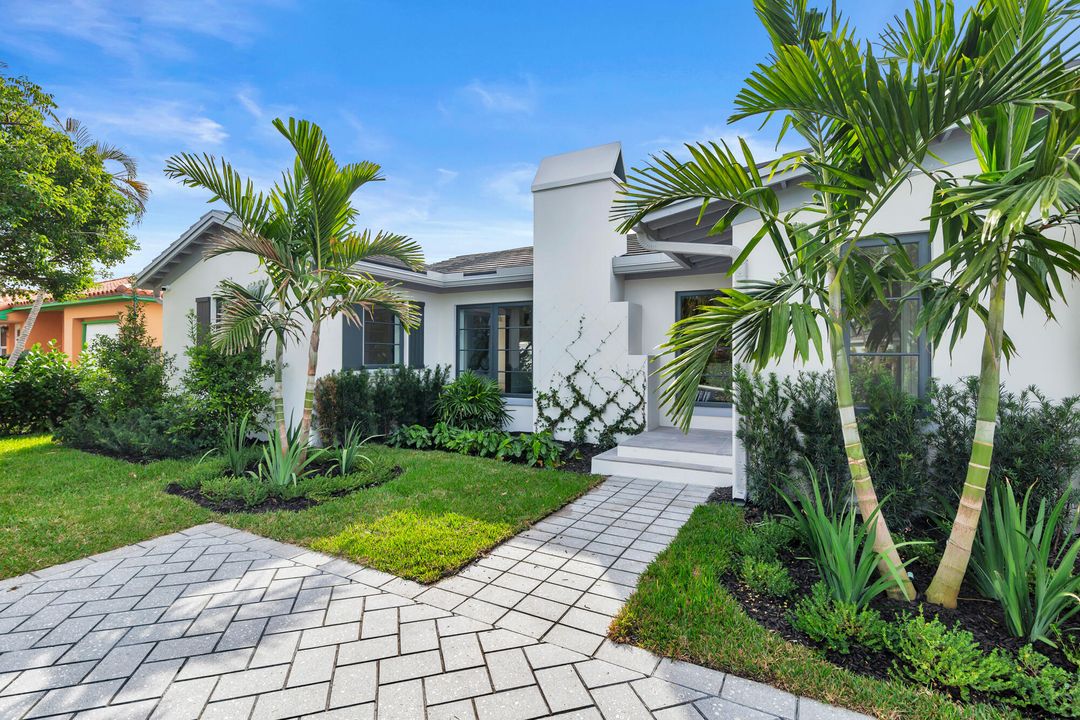 На продажу: $3,395,000 (3 спален, 2 ванн, 2702 Квадратных фут)