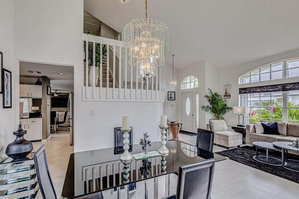 For Rent: $3,800 (3 beds, 2 baths, 1967 Square Feet)