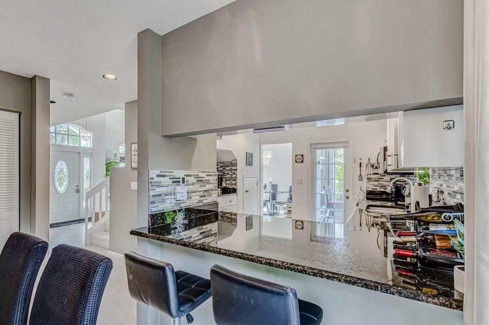 For Rent: $3,800 (3 beds, 2 baths, 1967 Square Feet)