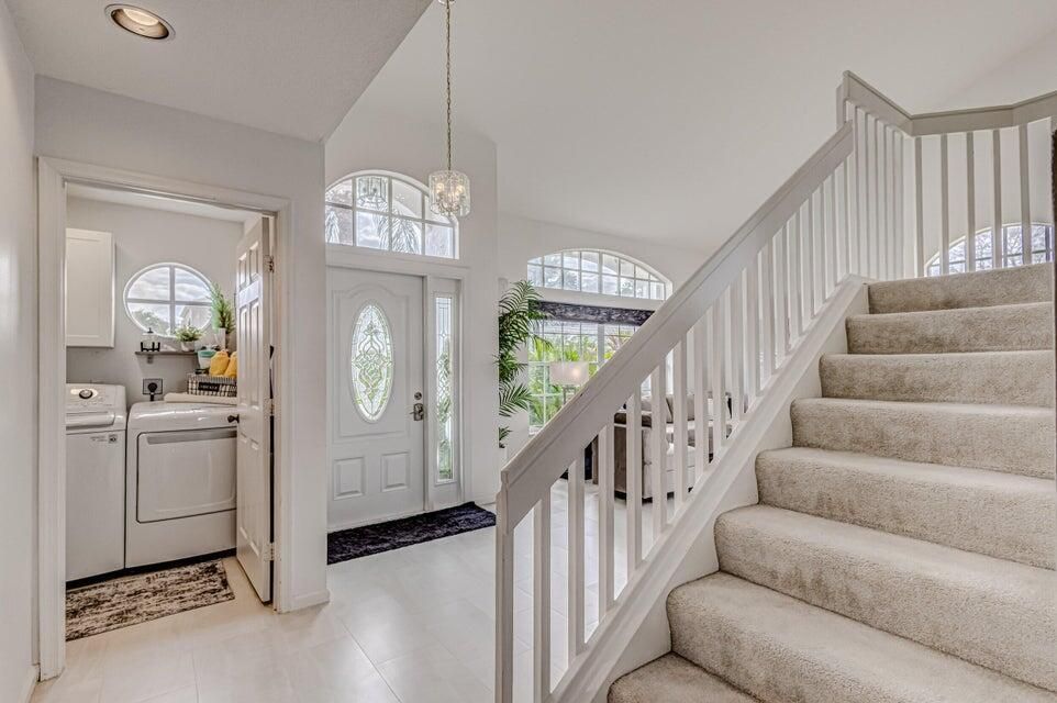 For Rent: $3,800 (3 beds, 2 baths, 1967 Square Feet)