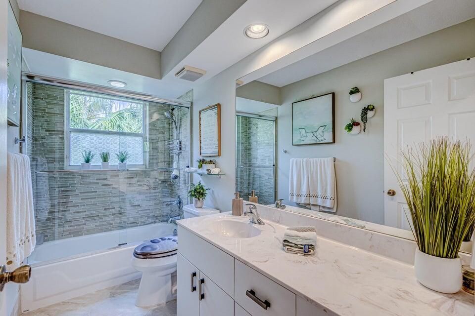 For Rent: $3,800 (3 beds, 2 baths, 1967 Square Feet)