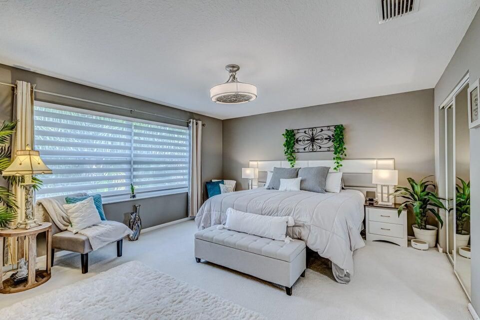 For Rent: $3,800 (3 beds, 2 baths, 1967 Square Feet)