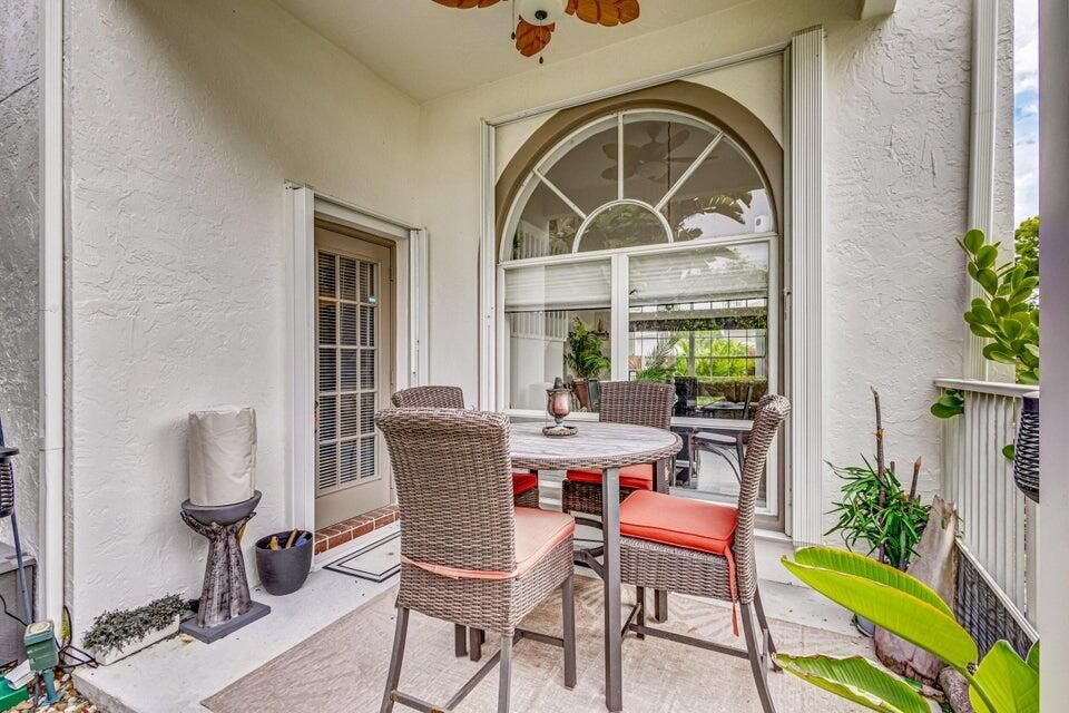 For Rent: $3,800 (3 beds, 2 baths, 1967 Square Feet)