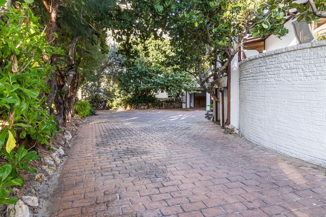 For Rent: $15,900 (3 beds, 3 baths, 2820 Square Feet)