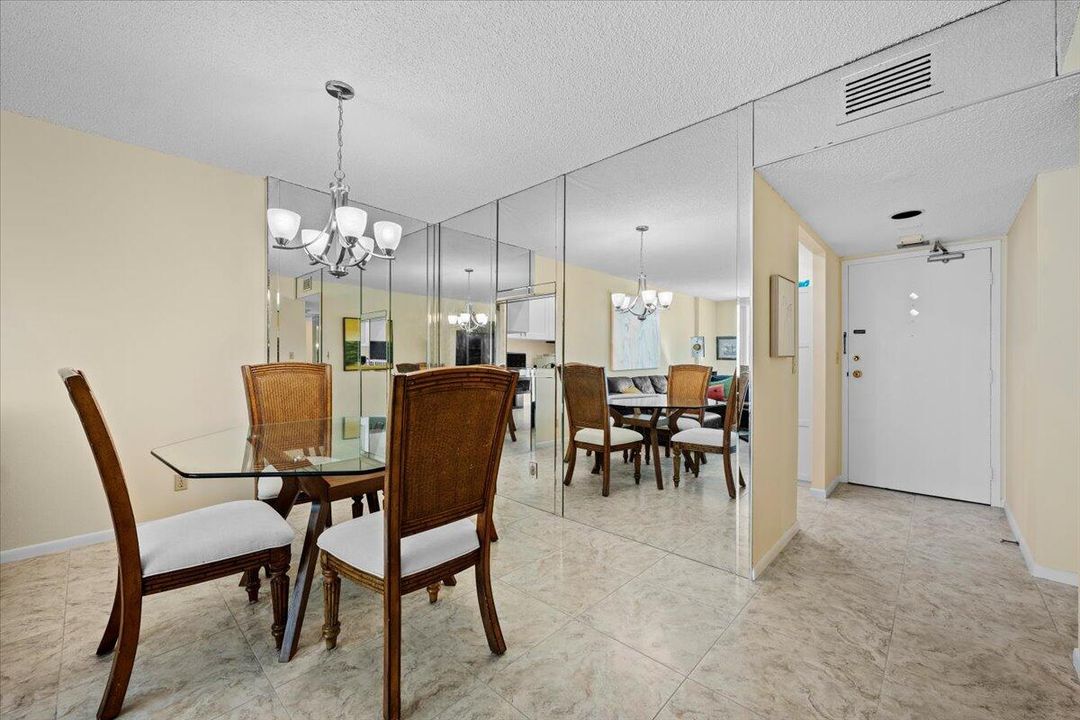 出租: $2,500 (1 贝兹, 1 浴室, 785 平方英尺)