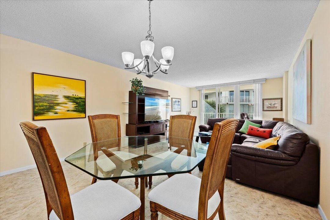 出租: $2,500 (1 贝兹, 1 浴室, 785 平方英尺)