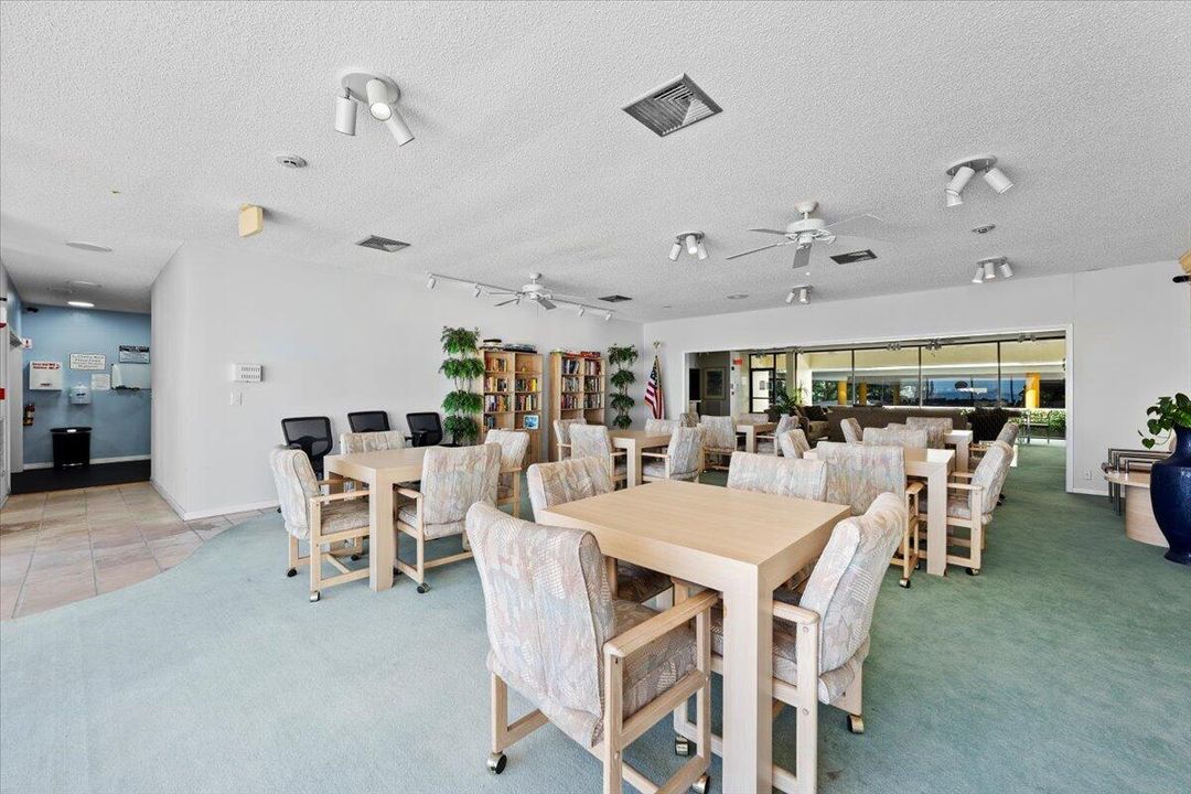 出租: $2,500 (1 贝兹, 1 浴室, 785 平方英尺)