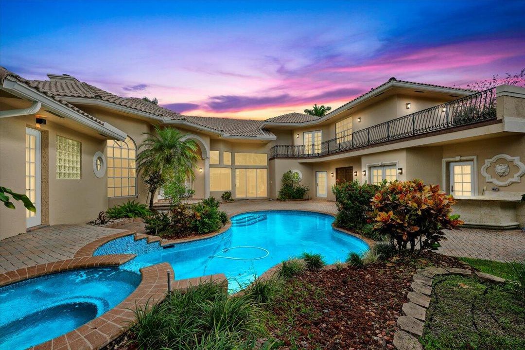 En Venta: $2,299,000 (5 camas, 5 baños, 4003 Pies cuadrados)