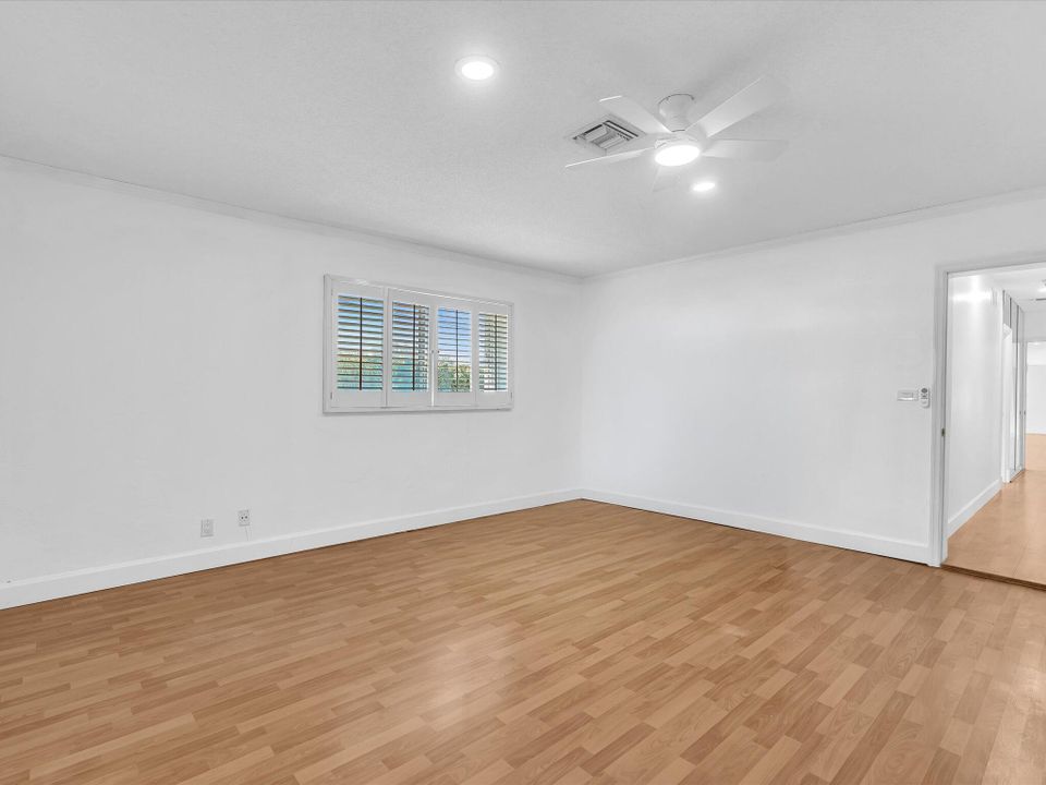 For Sale: $1,370,000 (5 beds, 4 baths, 2978 Square Feet)