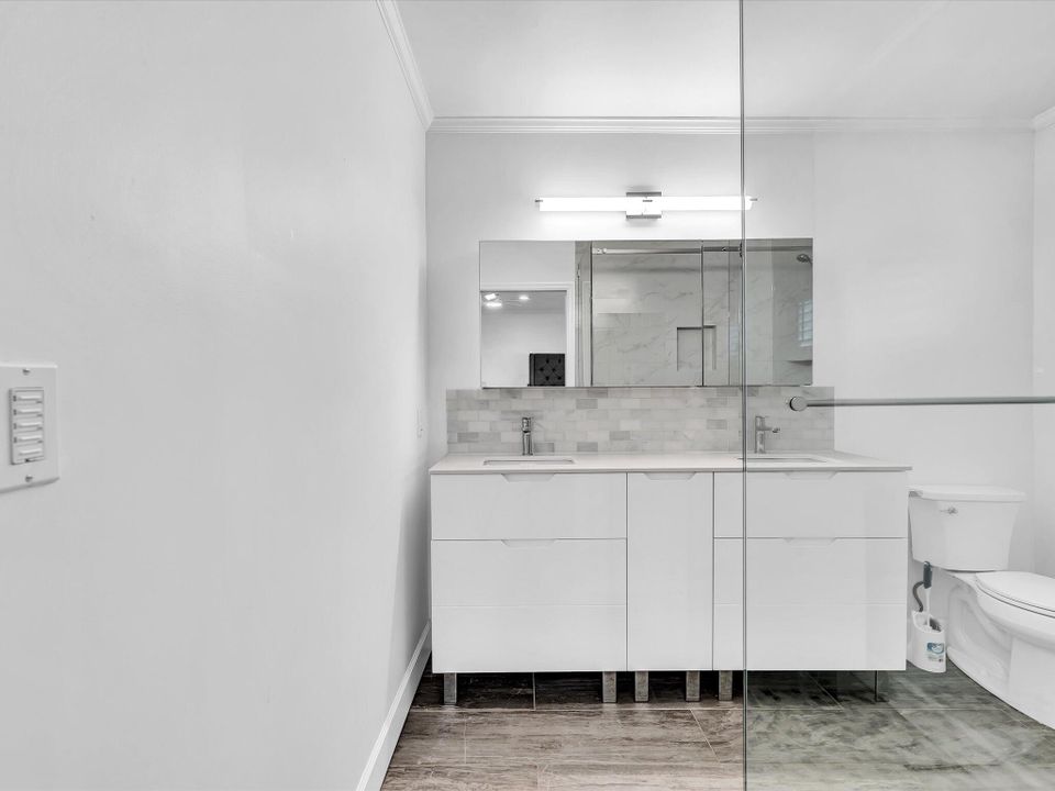 For Sale: $1,370,000 (5 beds, 4 baths, 2978 Square Feet)