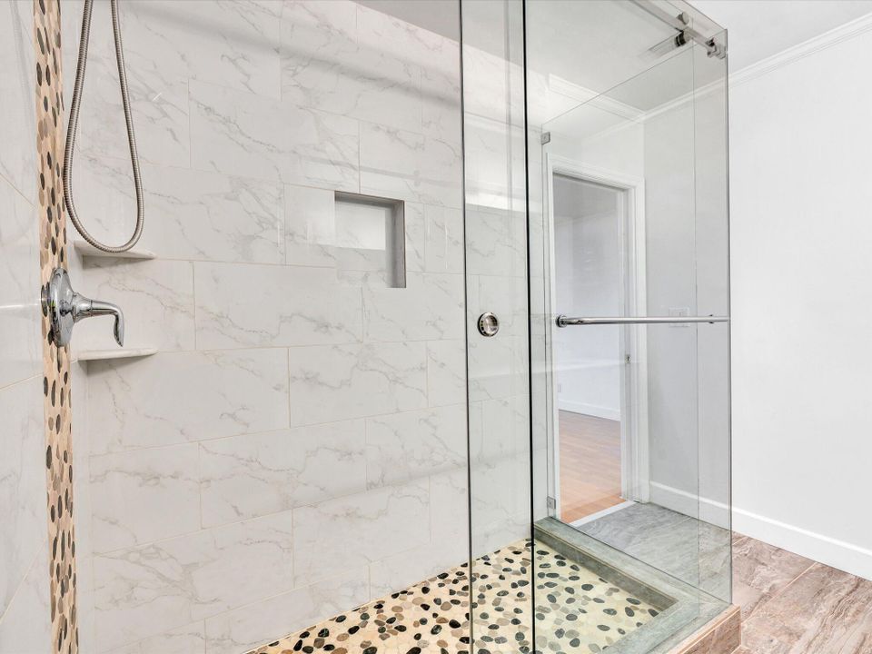 For Sale: $1,370,000 (5 beds, 4 baths, 2978 Square Feet)