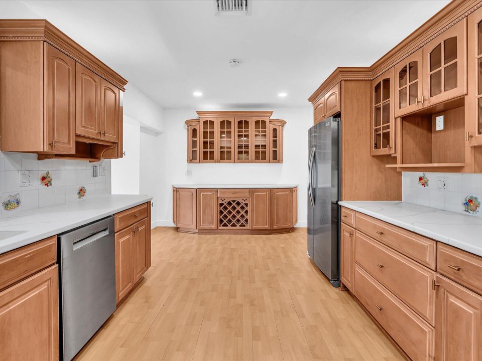 For Sale: $1,370,000 (5 beds, 4 baths, 2978 Square Feet)