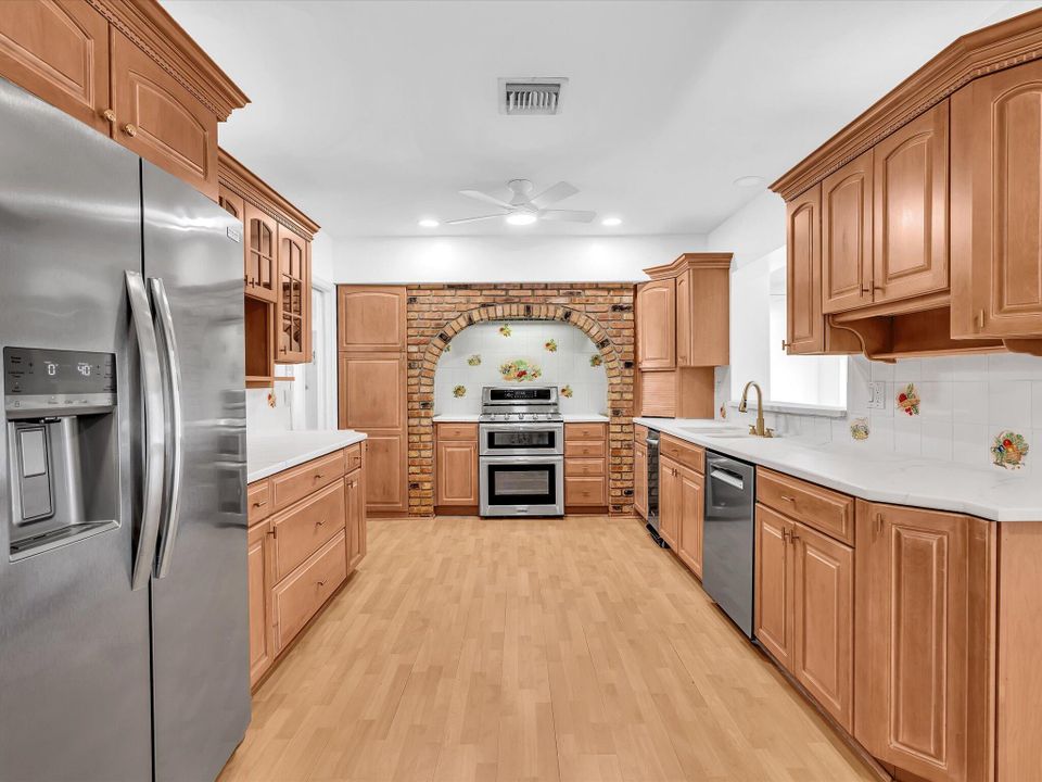 For Sale: $1,370,000 (5 beds, 4 baths, 2978 Square Feet)