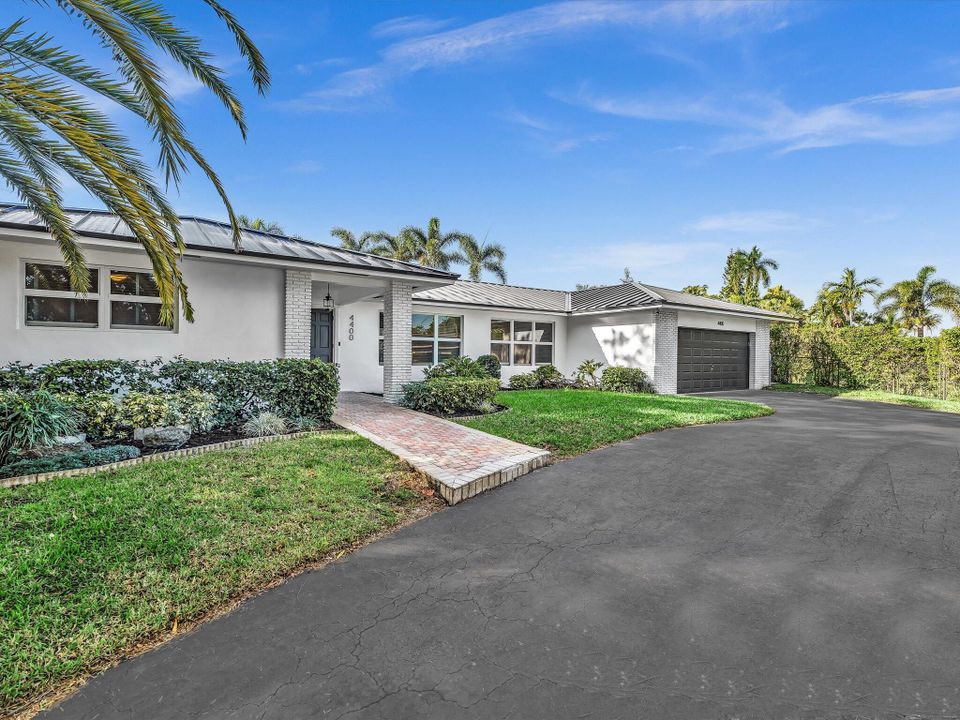 For Sale: $1,370,000 (5 beds, 4 baths, 2978 Square Feet)