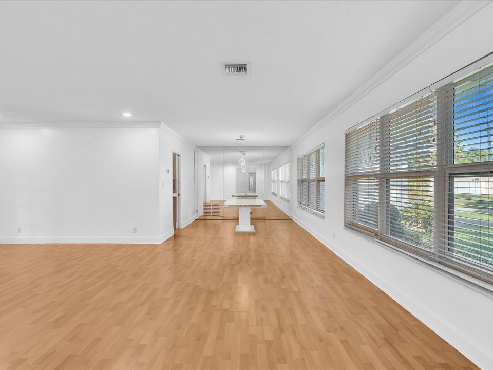 For Sale: $1,370,000 (5 beds, 4 baths, 2978 Square Feet)