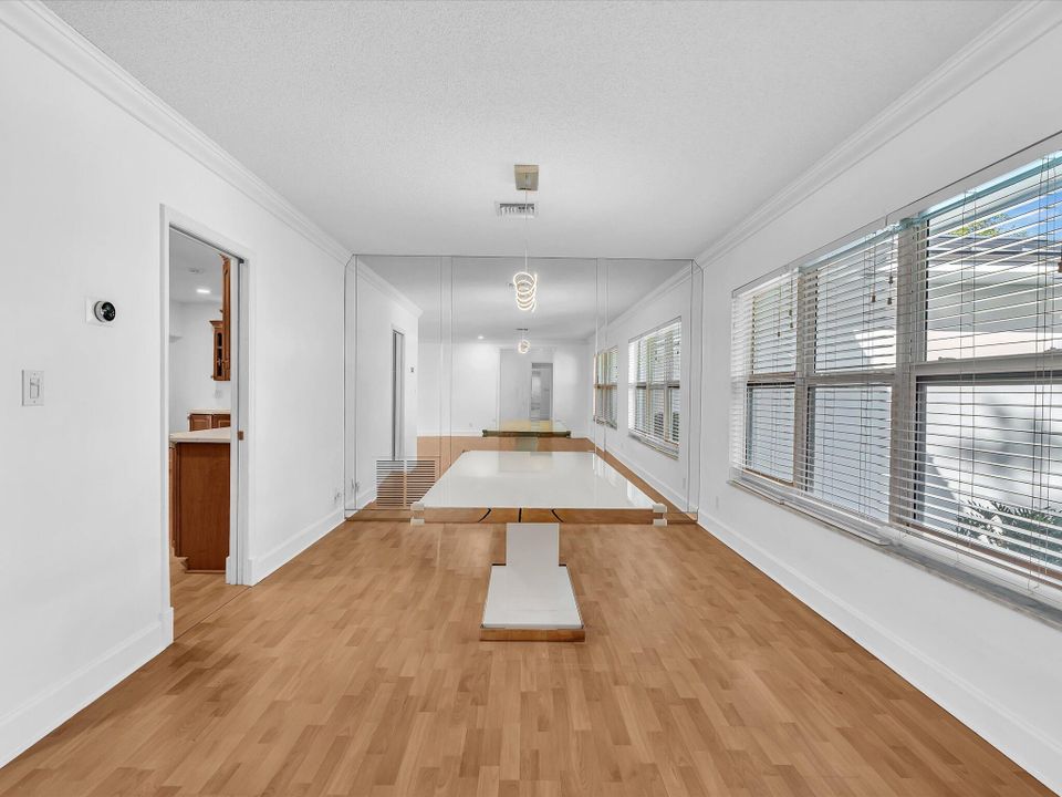 For Sale: $1,370,000 (5 beds, 4 baths, 2978 Square Feet)